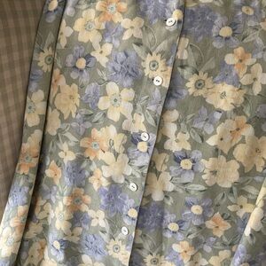 Liz Claiborne blue, yellow & green floral linen skirt. Size 10